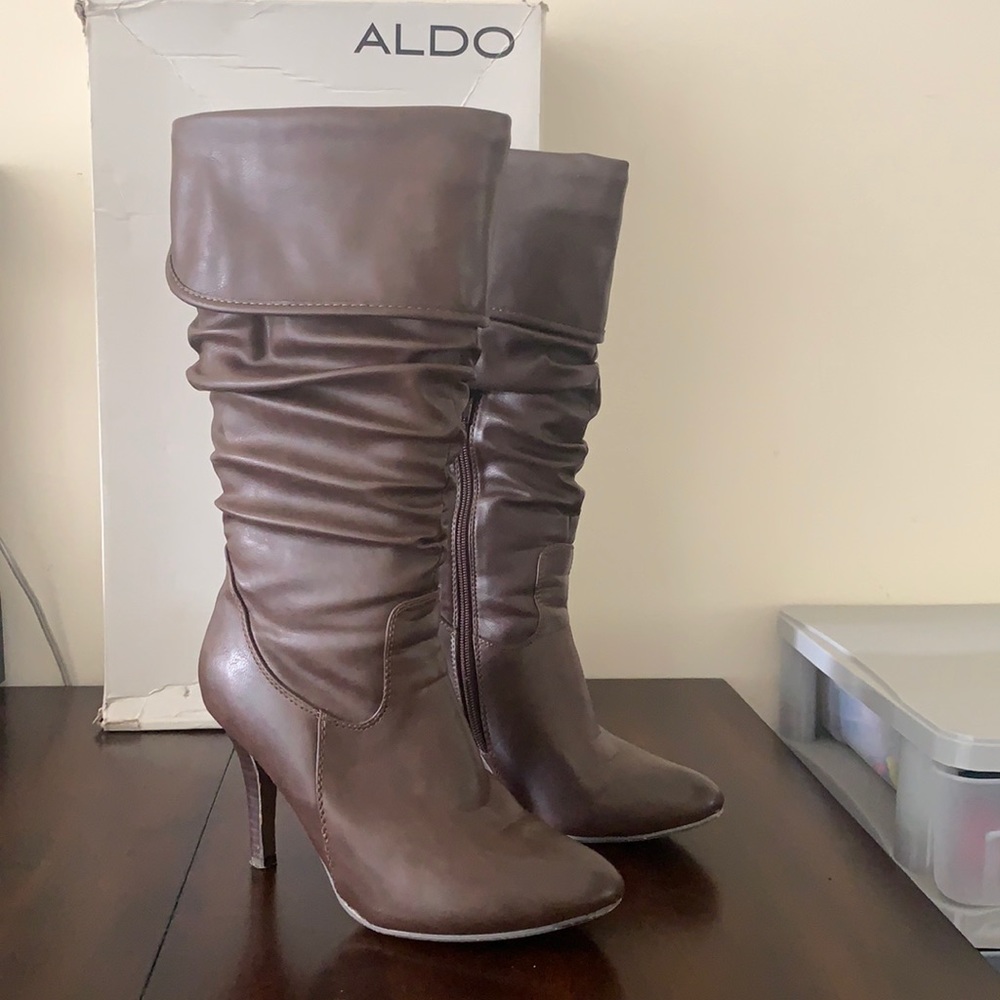 ALDO. Worn but in good condition. Sz 39